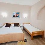 365 Dos Manos Hotel 3*
