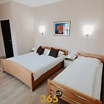 Hotel 365 Dos Manos 3*