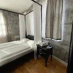 Hotel 365 Dos Manos