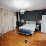 365 Dos Manos Hotel 3*