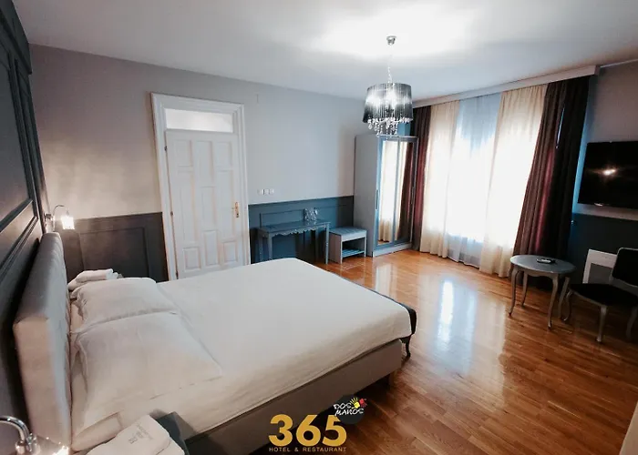 365 Dos Manos Hotel 3*