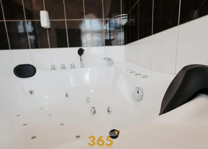 Hotel 365 Dos Manos 3*